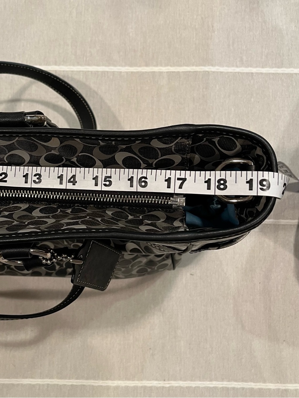 Coach Chelsea Black Grey Signature Coated Canvas Tote F17177 - Picture 10 of 15